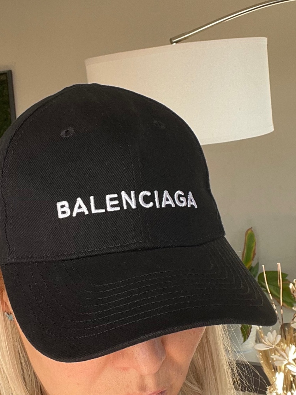 Balenciaga Black Hat - Picture 9 of 9